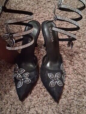 Brand New Ladies Top Moda Black Vintage Gorgeous Ankle Wrap High Heels Size 7 .5